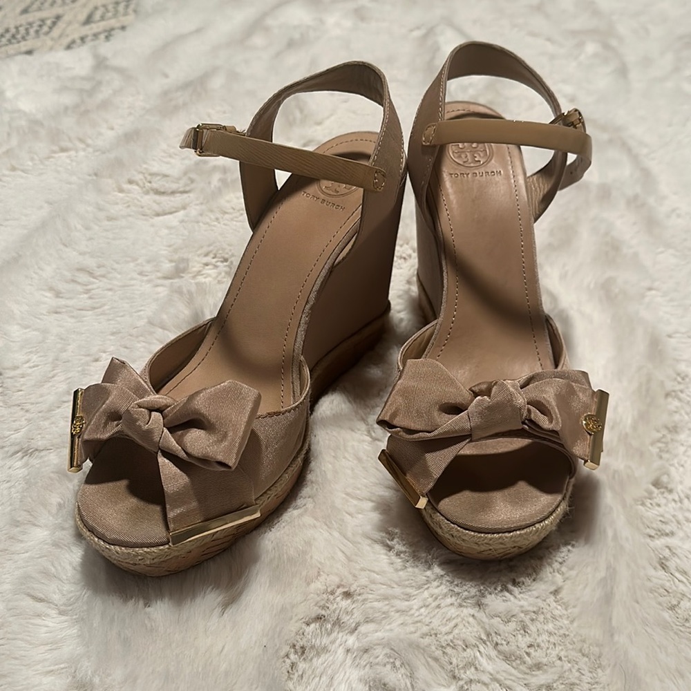 Tory Burch Tan Wedge Sandal, size 10